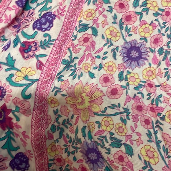 Kori size Medium Open Floral Pink Kimono Wrap with Waist Tie and Wide Sleeves - Picture 5 of 8